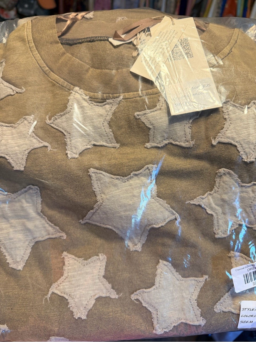 Bluevelvet Star Pattern Olive Midi T-Shirt Dress - Picture 6 of 6